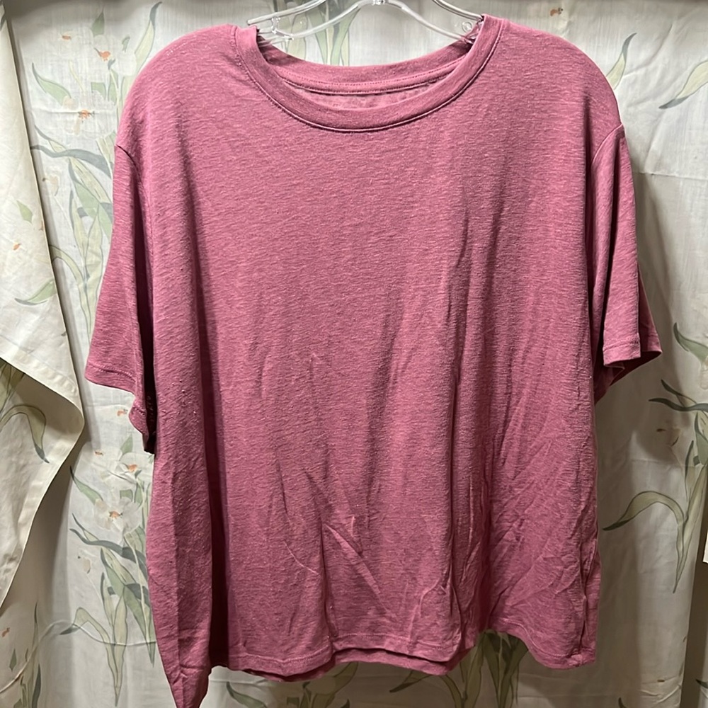 Pink basic tee